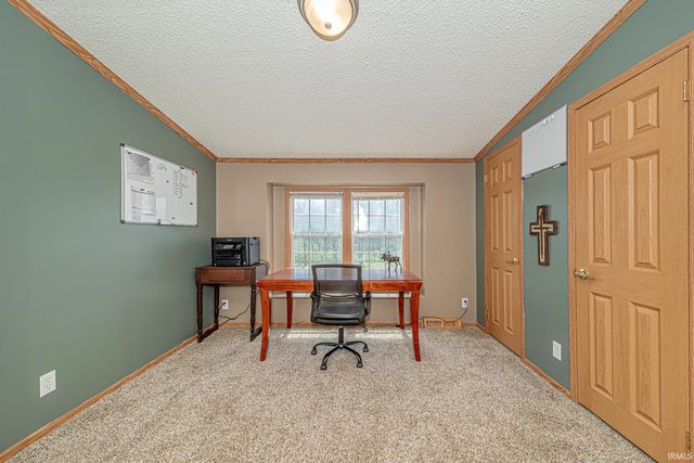 11768 N 400 E, Roanoke, IN 46783