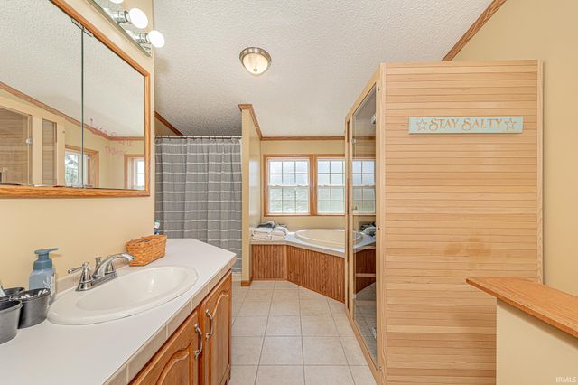 11768 N 400 E, Roanoke, IN 46783