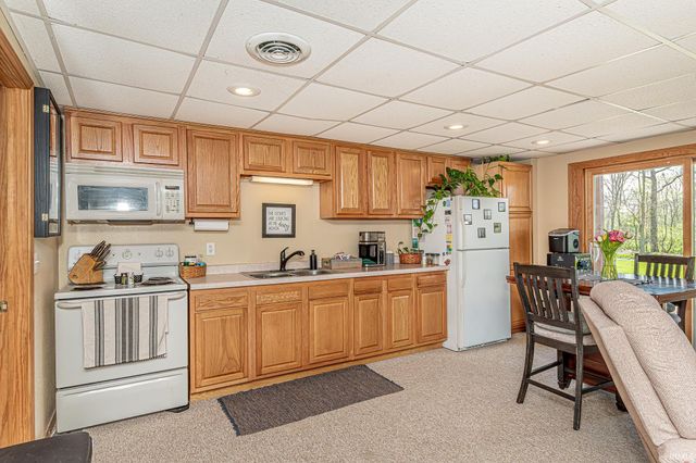 11768 N 400 E, Roanoke, IN 46783