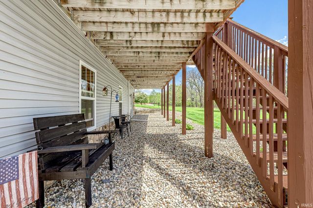 11768 N 400 E, Roanoke, IN 46783