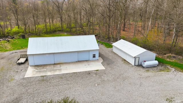 11768 N 400 E, Roanoke, IN 46783