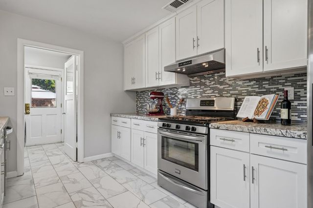 1511 Christopher Way, Sacramento, CA 95819