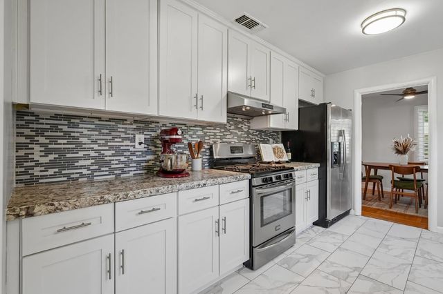 1511 Christopher Way, Sacramento, CA 95819