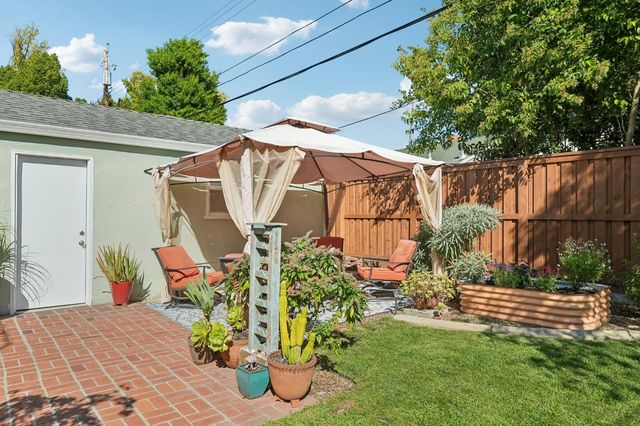 1511 Christopher Way, Sacramento, CA 95819