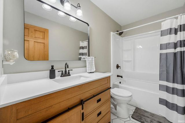 3616 Oak Ridge Drive, Elkhart, IN 46517