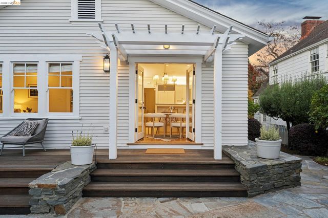 12 Brookside Ave, Berkeley, CA 94705