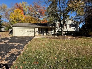 7072 Lee Crest Drive, West Bloomfield, MI 48322