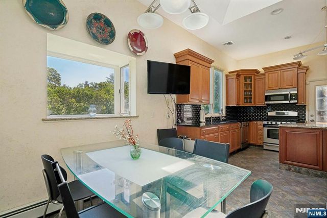 5-17 Philip Street, Fair Lawn, NJ 07410