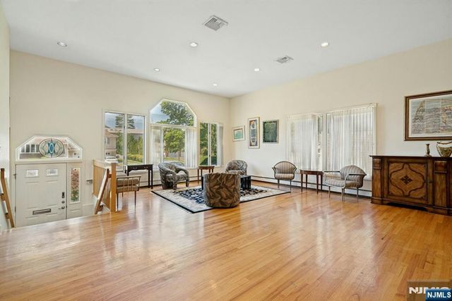 5-17 Philip Street, Fair Lawn, NJ 07410