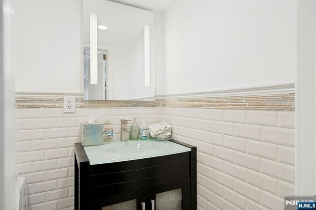5-17 Philip Street, Fair Lawn, NJ 07410