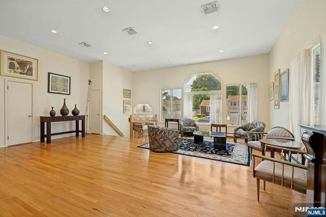 5-17 Philip Street, Fair Lawn, NJ 07410