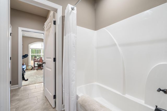 13 Disfrutar Lane, Hot Springs Village, AR 71909