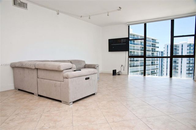 3675 N Country Club Dr 1903, Aventura, FL 33180