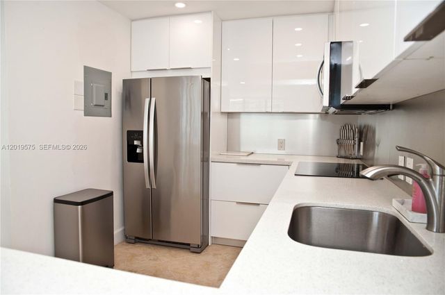 3675 N Country Club Dr 1903, Aventura, FL 33180