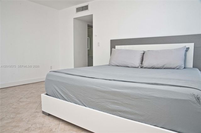 3675 N Country Club Dr 1903, Aventura, FL 33180