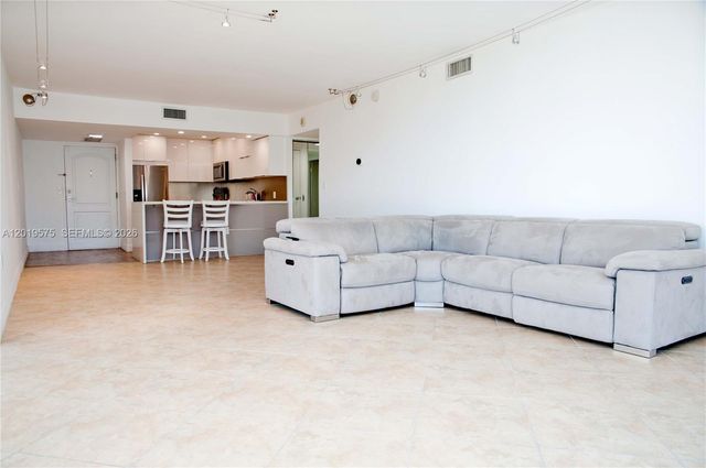 3675 N Country Club Dr 1903, Aventura, FL 33180
