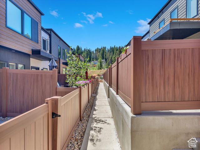 8257 N SANDALWOOD LN, Park City, UT 84098
