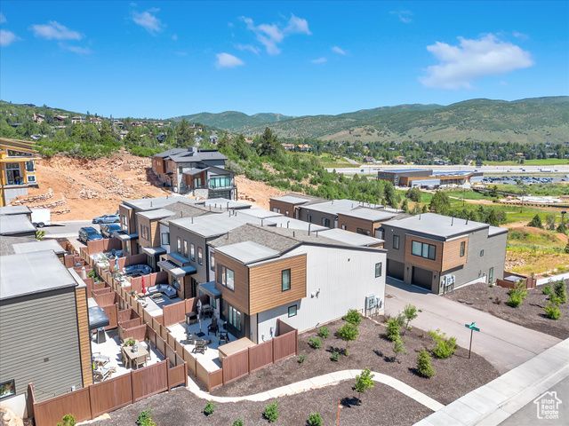 8257 N SANDALWOOD LN, Park City, UT 84098