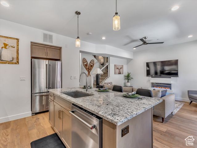 8257 N SANDALWOOD LN, Park City, UT 84098