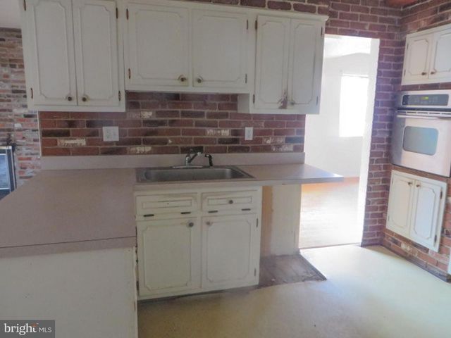 3 CRICKET LN, Cherry Hill, NJ 08003