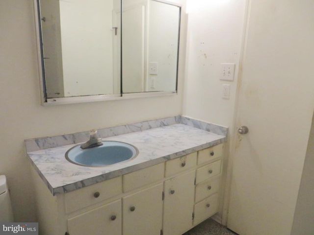 3 CRICKET LN, Cherry Hill, NJ 08003