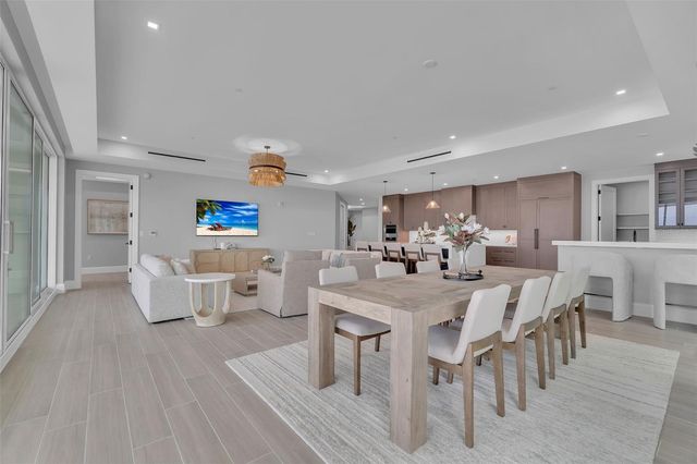 70 AVENIDA VENECCIA 201, Sarasota, FL 34242