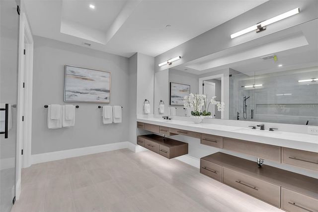 70 AVENIDA VENECCIA 201, Sarasota, FL 34242