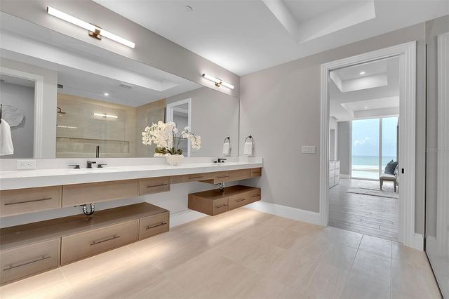 70 AVENIDA VENECCIA 201, Sarasota, FL 34242