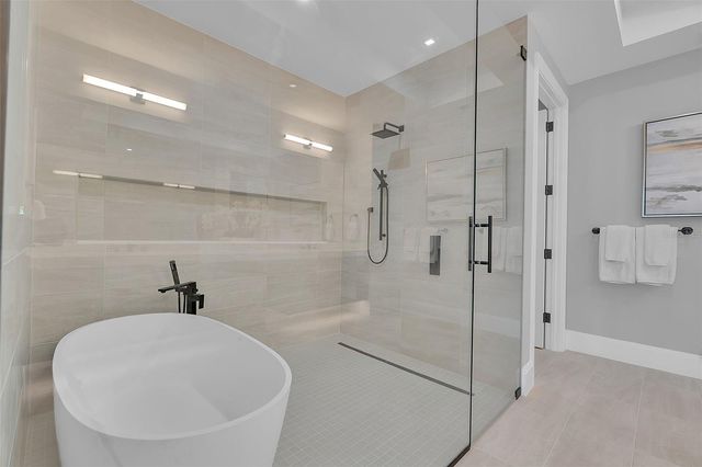 70 AVENIDA VENECCIA 201, Sarasota, FL 34242