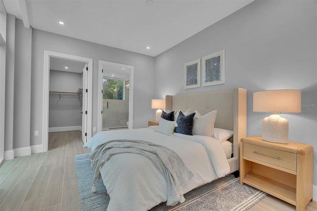 70 AVENIDA VENECCIA 201, Sarasota, FL 34242