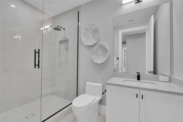 70 AVENIDA VENECCIA 201, Sarasota, FL 34242