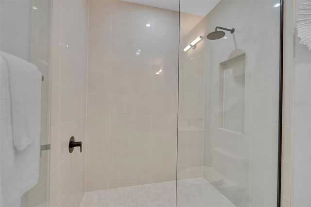 70 AVENIDA VENECCIA 201, Sarasota, FL 34242