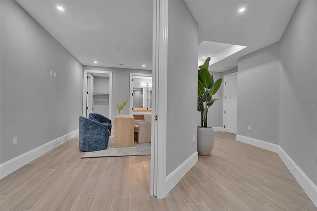 70 AVENIDA VENECCIA 201, Sarasota, FL 34242