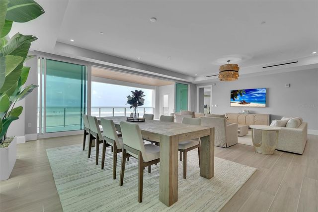 70 AVENIDA VENECCIA 201, Sarasota, FL 34242
