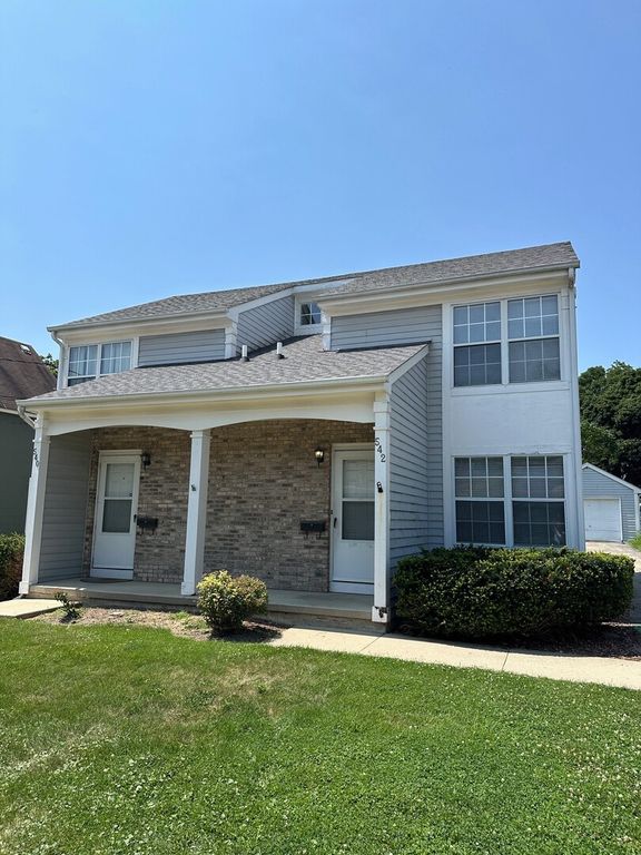 542 N CRYSTAL Avenue 542, Elgin, IL 60123