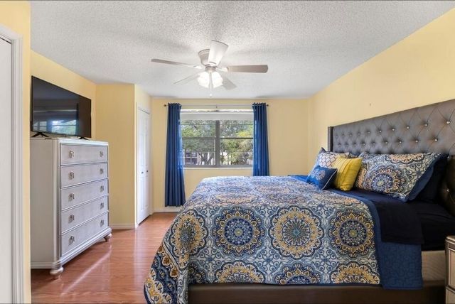 6095 N Sabal Palm Boulevard 210, Tamarac, FL 33319