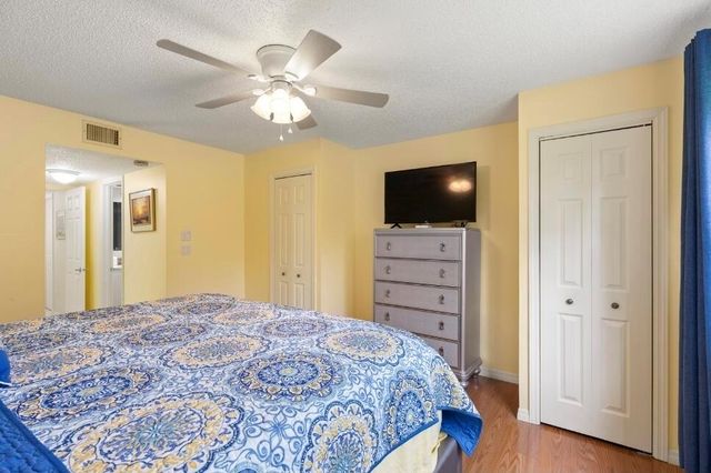 6095 N Sabal Palm Boulevard 210, Tamarac, FL 33319