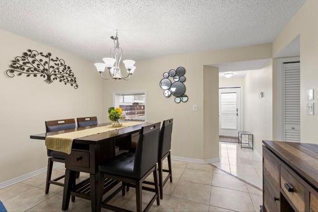 6095 N Sabal Palm Boulevard 210, Tamarac, FL 33319