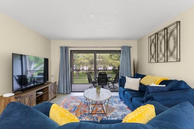 6095 N Sabal Palm Boulevard 210, Tamarac, FL 33319