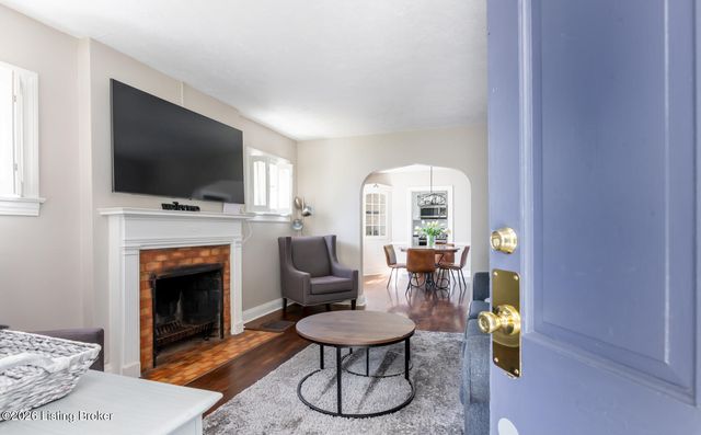 218 Fairlawn Rd, Louisville, KY 40207