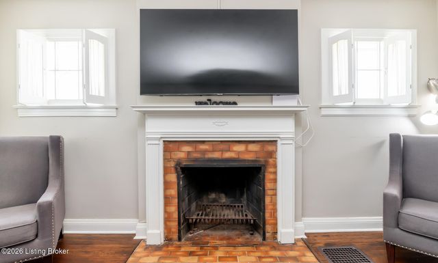 218 Fairlawn Rd, Louisville, KY 40207