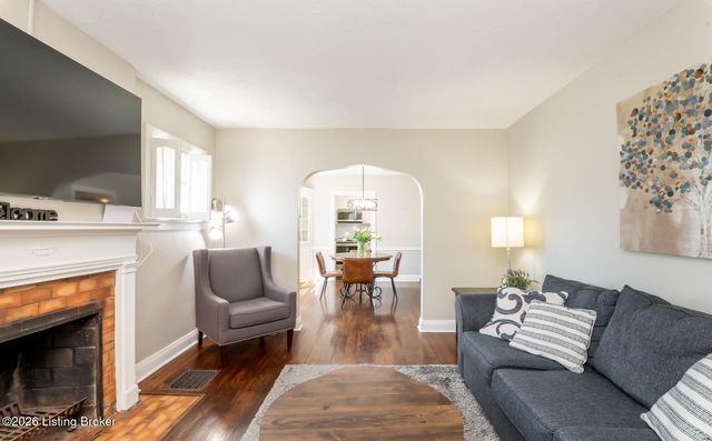 218 Fairlawn Rd, Louisville, KY 40207