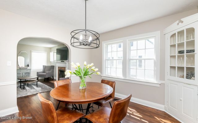 218 Fairlawn Rd, Louisville, KY 40207