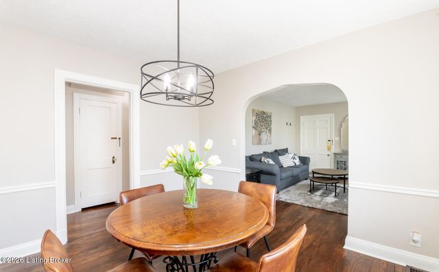 218 Fairlawn Rd, Louisville, KY 40207