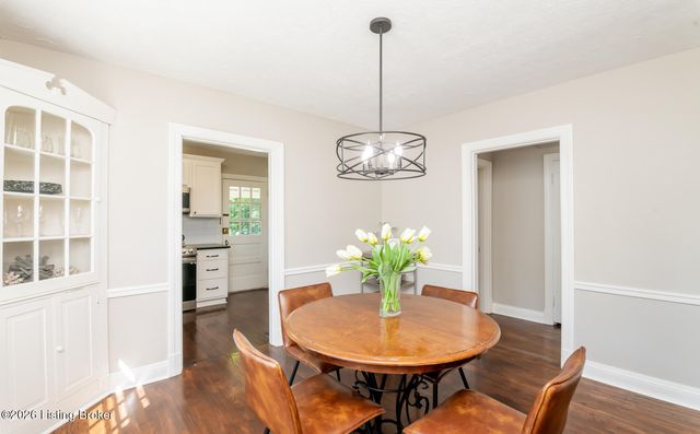218 Fairlawn Rd, Louisville, KY 40207