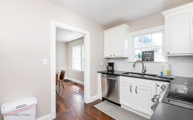 218 Fairlawn Rd, Louisville, KY 40207