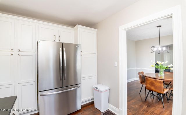 218 Fairlawn Rd, Louisville, KY 40207