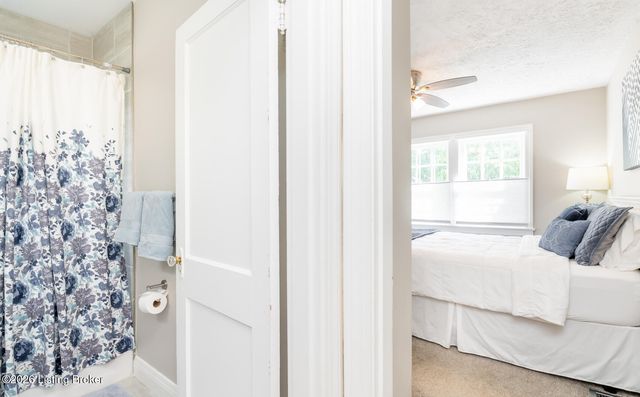 218 Fairlawn Rd, Louisville, KY 40207