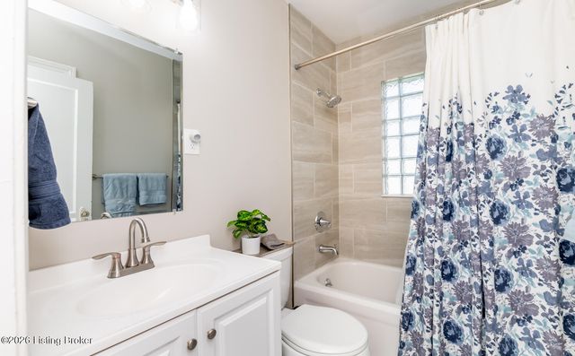 218 Fairlawn Rd, Louisville, KY 40207