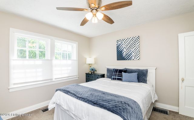 218 Fairlawn Rd, Louisville, KY 40207